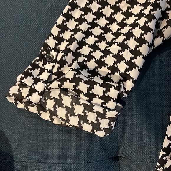 Houndstooth Blouse - Picture 3 of 4
